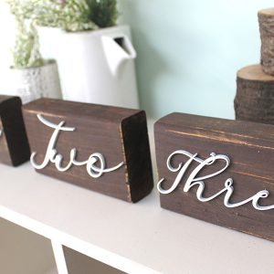 woodn-wddngtbl-nmbrsgn